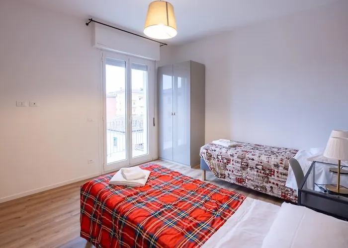 Sword House, By Short Holidays Apartment *